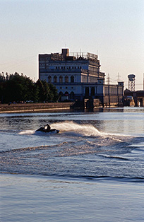 Kaliningrad | Jet-Ski vor alter B&ouml;rse